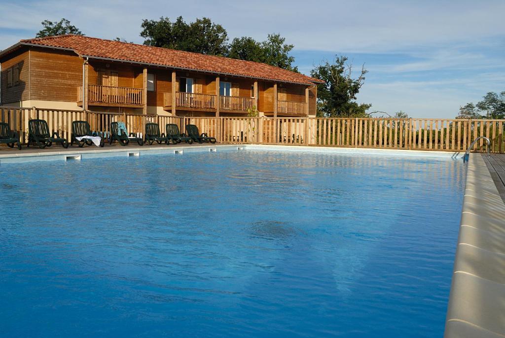 Madame Vacances - Residence Du Golf D'Armagnac Eauze Værelse billede